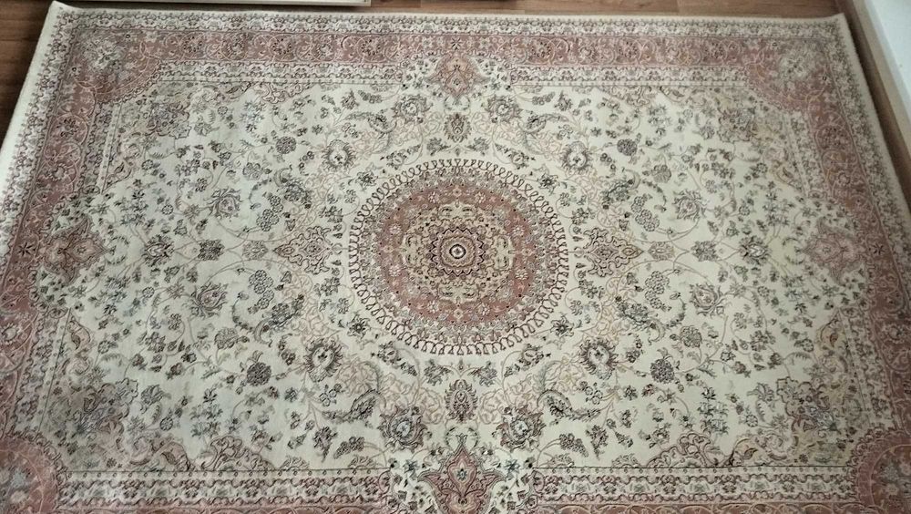 Продам ковер размером 2х3