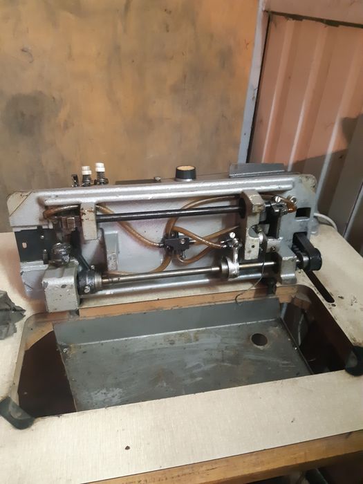 Продам швеиную немецкую машинку