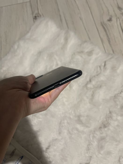 Iphone 7 plus продам