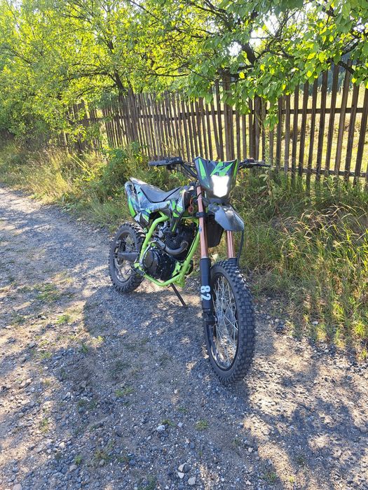 Vând cross kxd 150cc cu motor nou