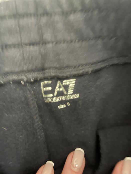 Черно долнище Armani размер s