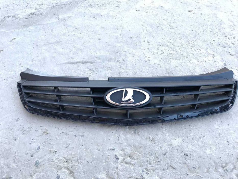 Продам оригинал решетка на приору