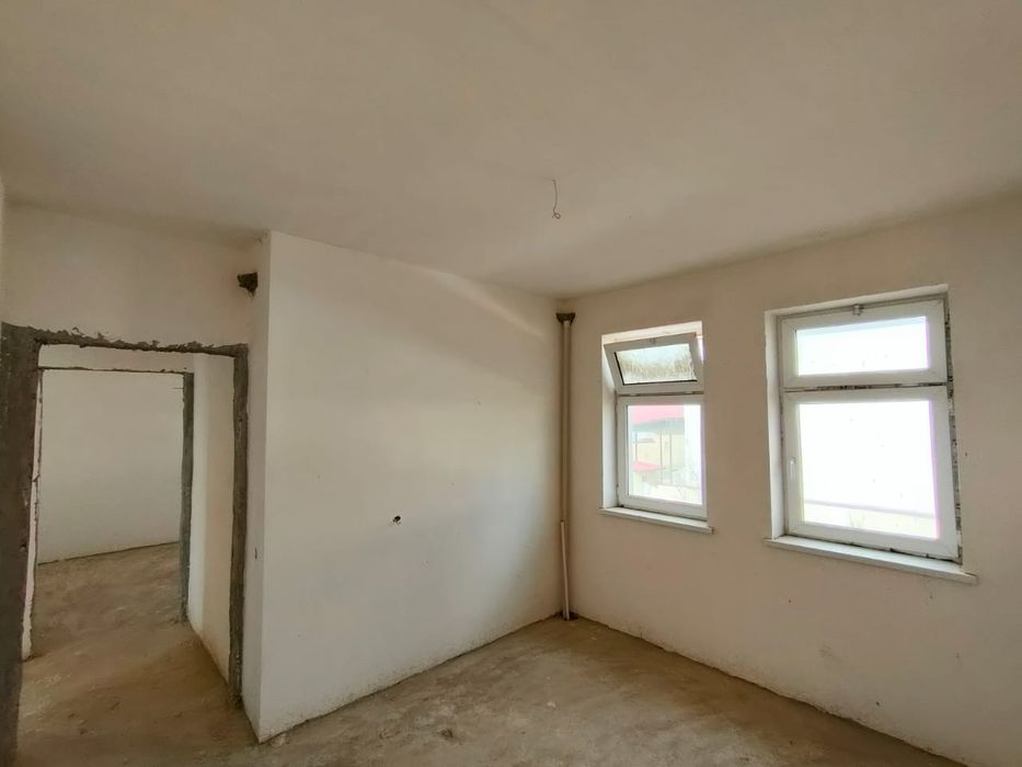 Srochno 2 etajli kotej sotiladi ( yonida 2 sotiq agarodi bilan)