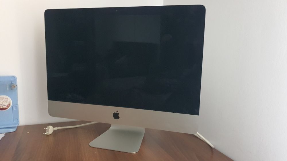 Vând iMac 2017 21,5 inch, pentru piese