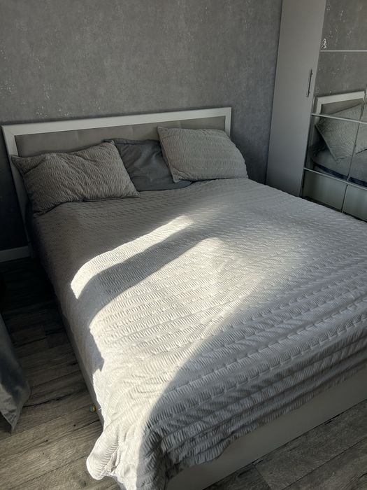 Спальный гарнитур 180000