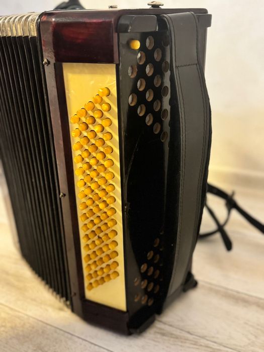 Acordeon Hohner 80 basi