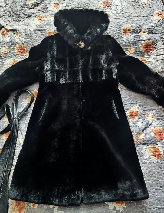 Женская шуба длинная
