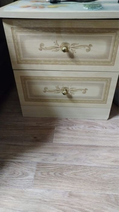 Тумба прикроватная