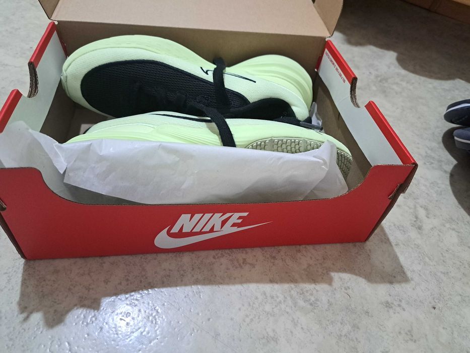 Маратонки Найк 36,5