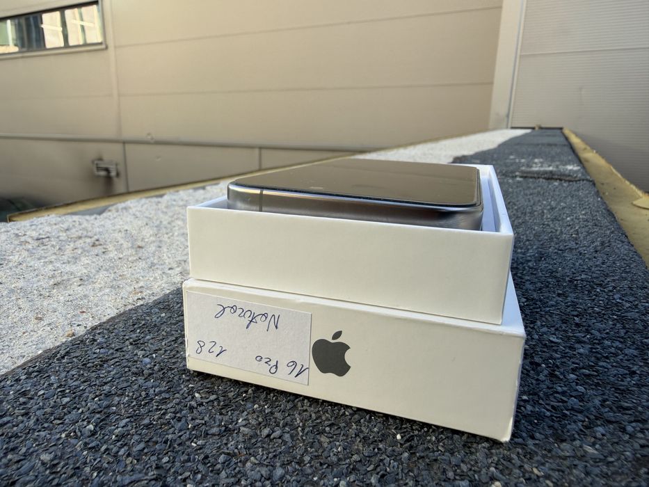 Продавам Iphone 16 pro 128g
