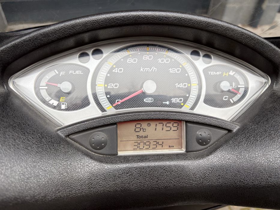 Yamaha Xmax 250 cc перфектен топ топ