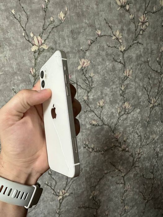 Apple iPhone 12 64ГБ White