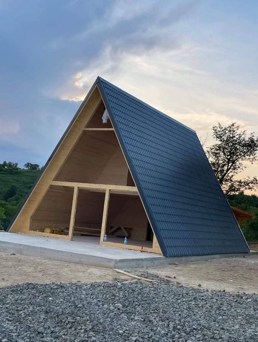 Vindem cabane tip A-frame