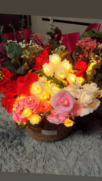 Розы ручной работы.