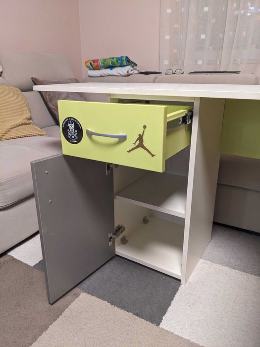 Детско ъглово бюро