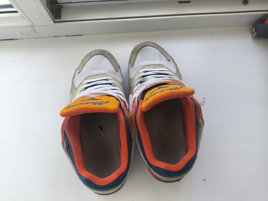Кроссовки Mizuno оригинал 39 размер