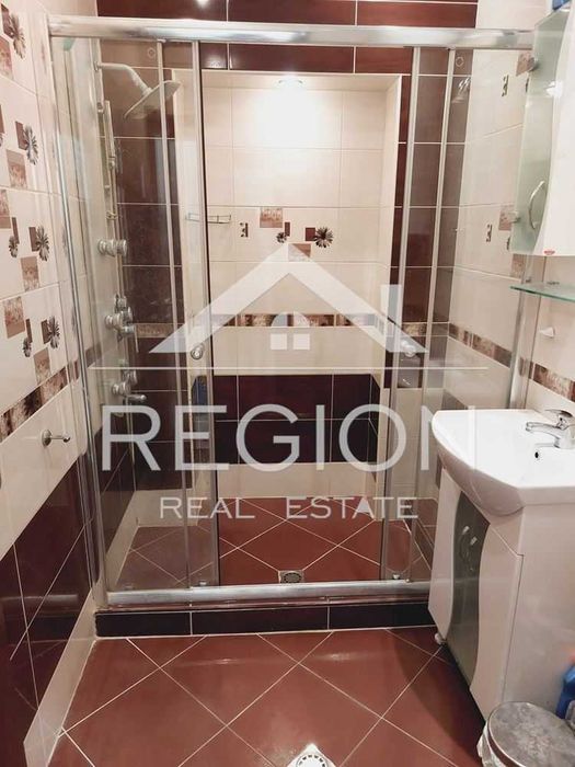 Дава се под наем Тристаен апартамент в Варна, Център - 89 кв.м за 850 € - Снимка #10