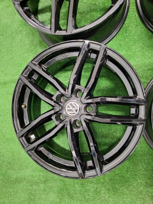 Фолскваген,Шкода-17цола-5/112-ЕТ-45:Ж-7,5 DEZENT "