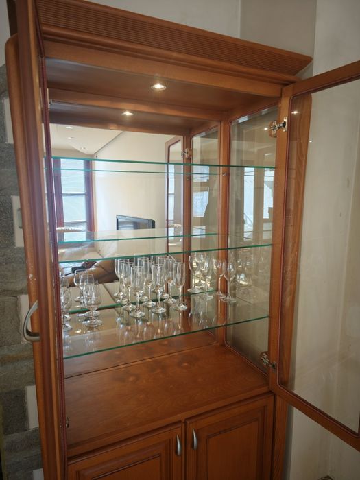 Масивен бюфет/ секция/ шкаф