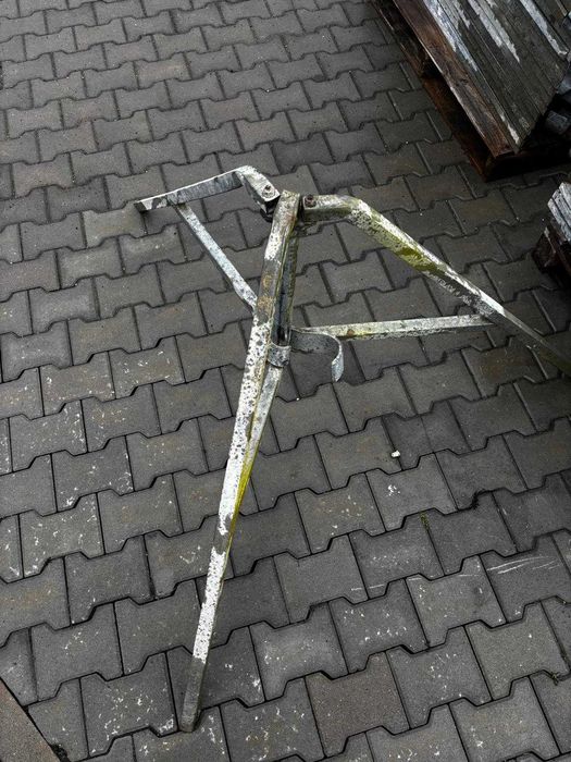 Trepied  zincat suport popi metalici suport
