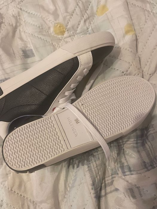 Чисто нови спортни обувки Tommy Hilfiger