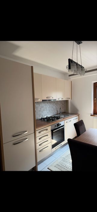 Proprietar ,inciriez apartament 2 camere  in zona centrala