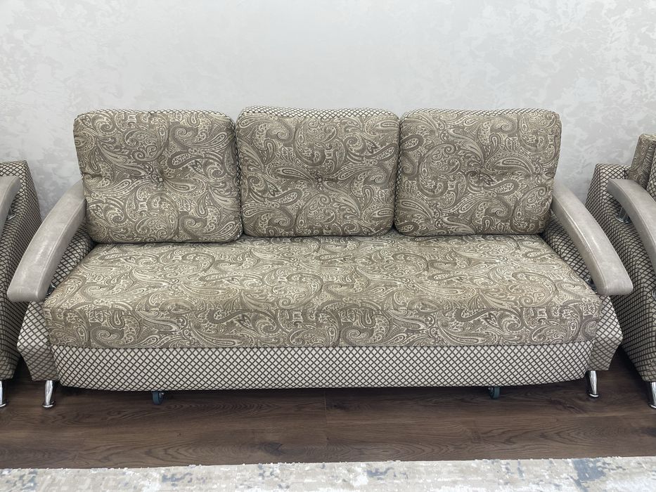 Диван и два кресла