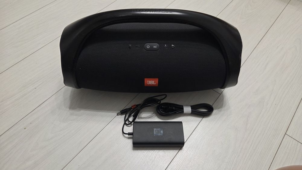JBL BOOMBOX первой ревизий