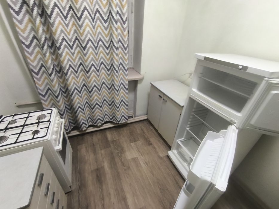 продам 2х комнатную старого типа