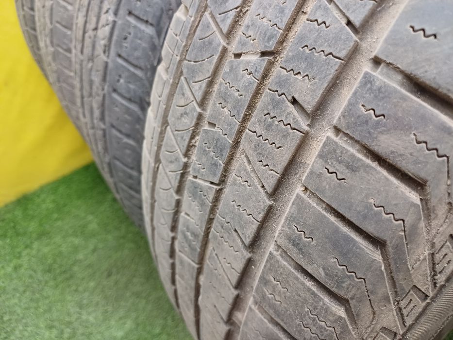Шины 245/70 R16 Continental комплект.