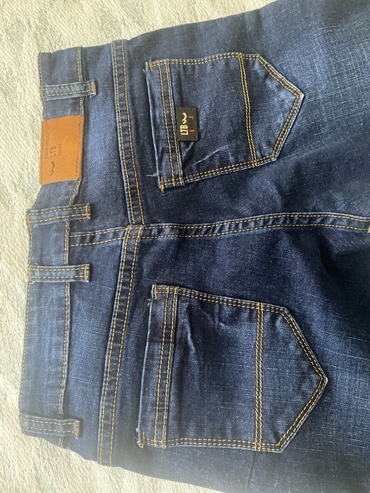 Продам новые джинсы на мальчика