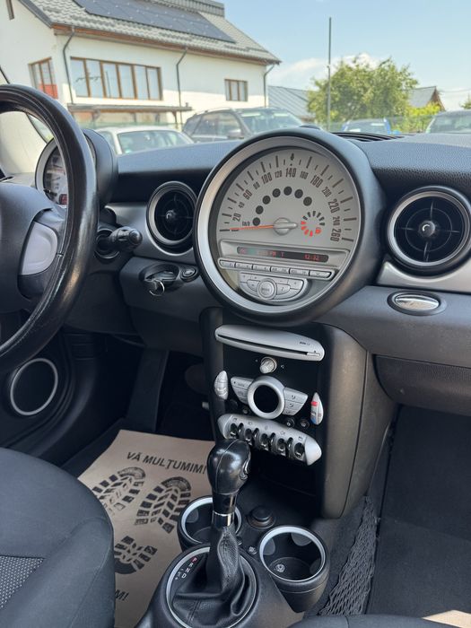 Mini Cooper One 2010 Automat