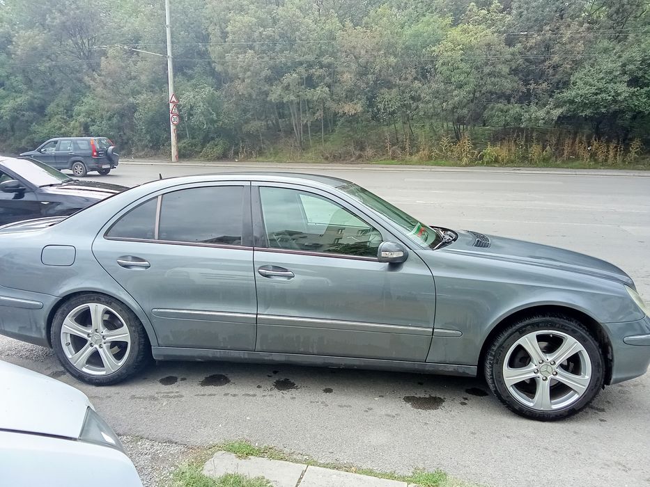 Мерцедес Е200 Компресор Фабричен Метан.Отличен