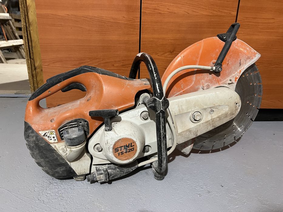 Masina taiata beton si scara aluminiu