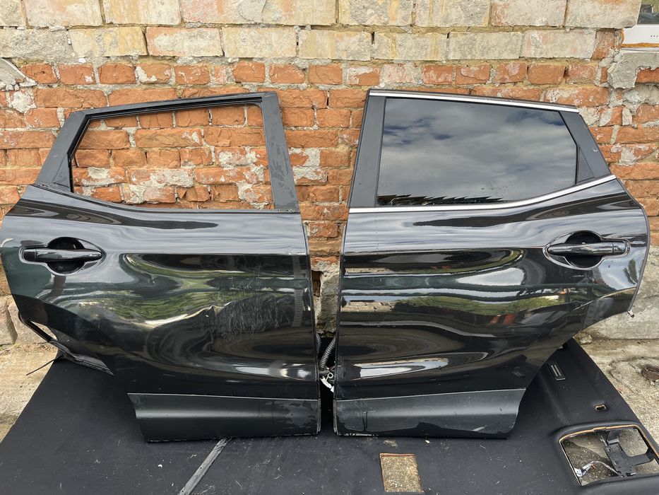 Portiera / Usa stanga dreapta spate Nissan Qashqai J11
