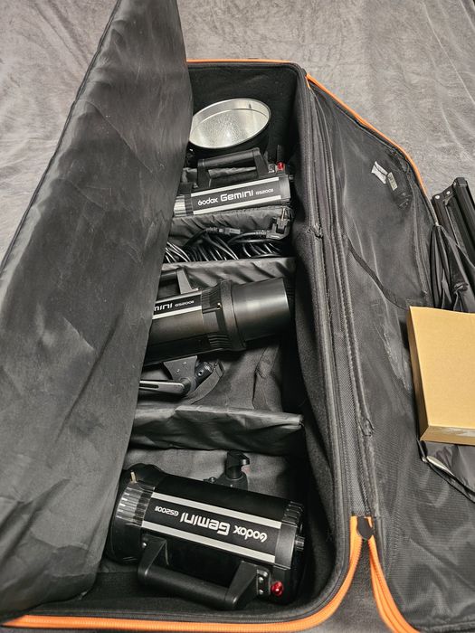 Kit 3 × blituri Godox GS200II