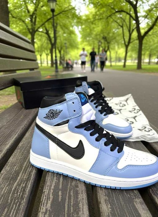 Adidasi Nike Jordan 1 High University Blue - Produs Unisex Premium