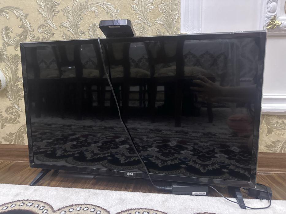 Телевизор LG с гарантией на 2 года.