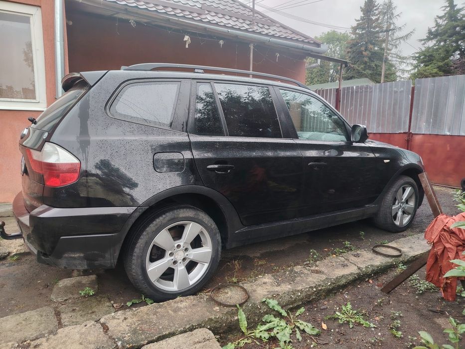 vând bmw x3 an 2010