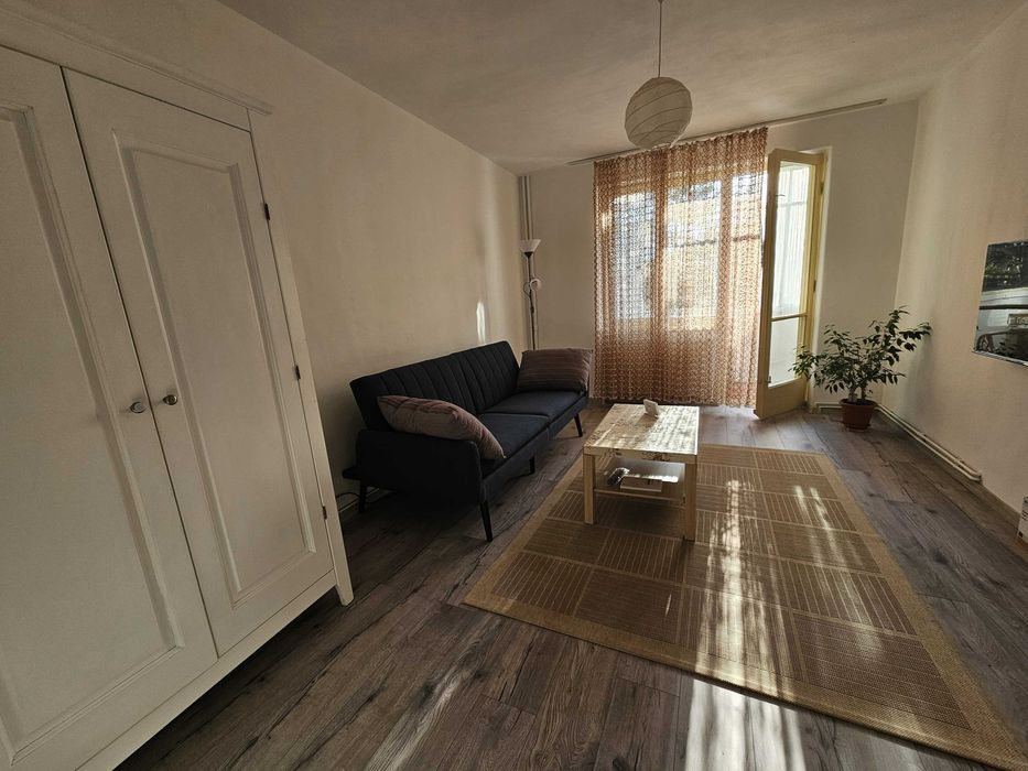 Închiriez apartament 2 camere – Centrul Civic, Brașov