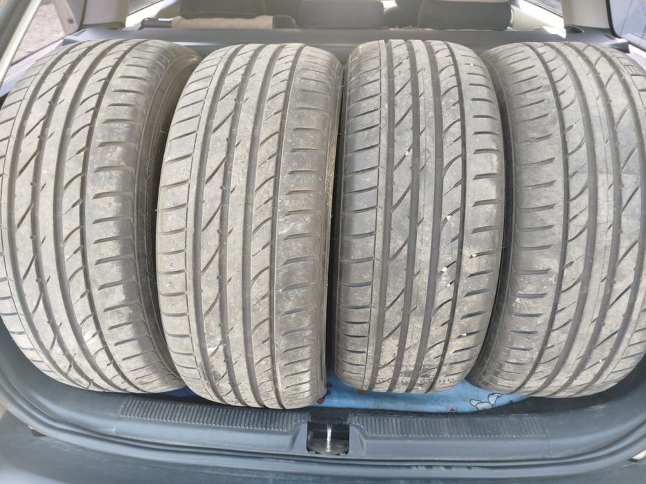 Продам шины б/у .