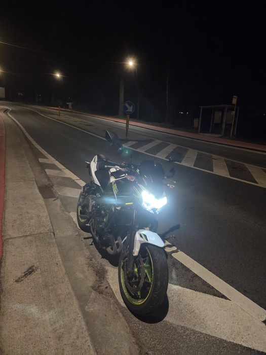 Vând kawasaki z 650