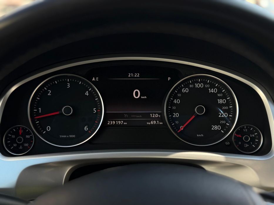 Vw Touareg 2014 - piele/ Led/camere 360 - anvelope noi Michelin