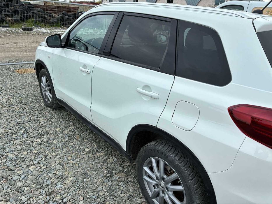 Продавам Сузуки Витара хибрид SUZUKI VITARA HIBRID