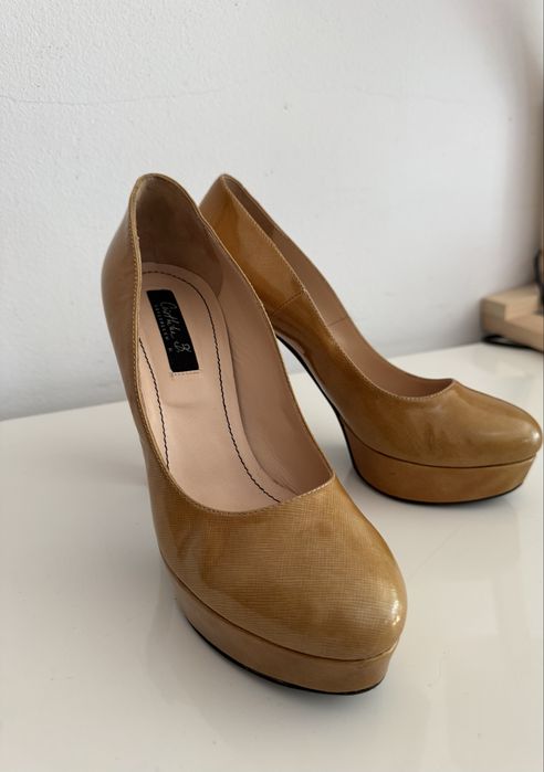 Pantofi eleganți de piele lăcuită linia Cristhelen B. (Musette) 39