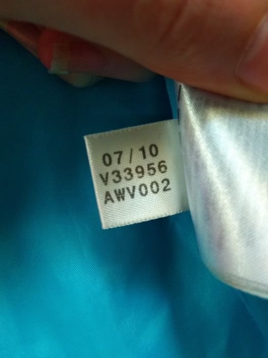 Куртка Adidas детская, шорты и 3 шапки