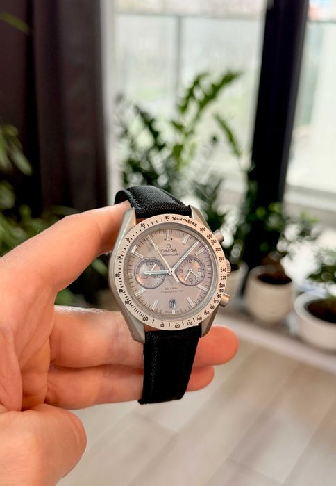 omega speedmaster gry