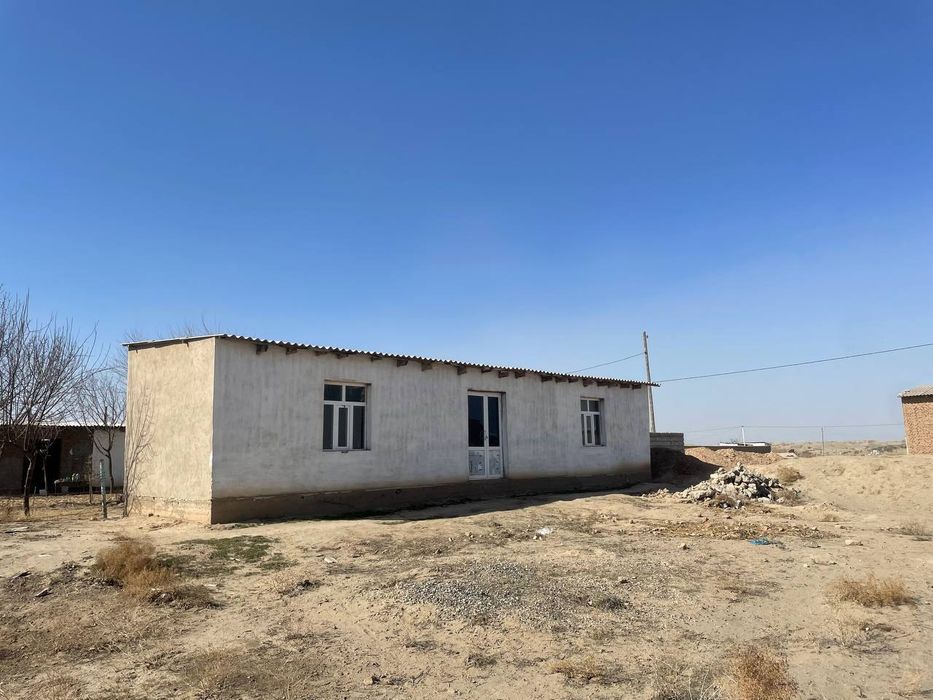 Катта участка сотилади.