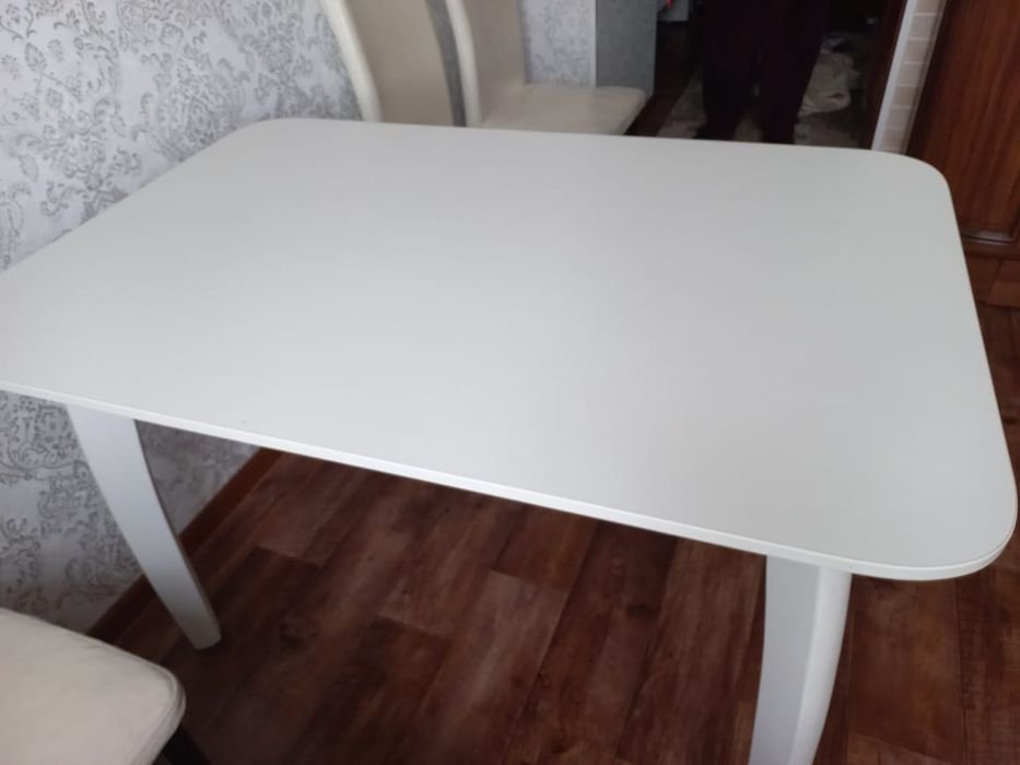 Продаю стол кухонный