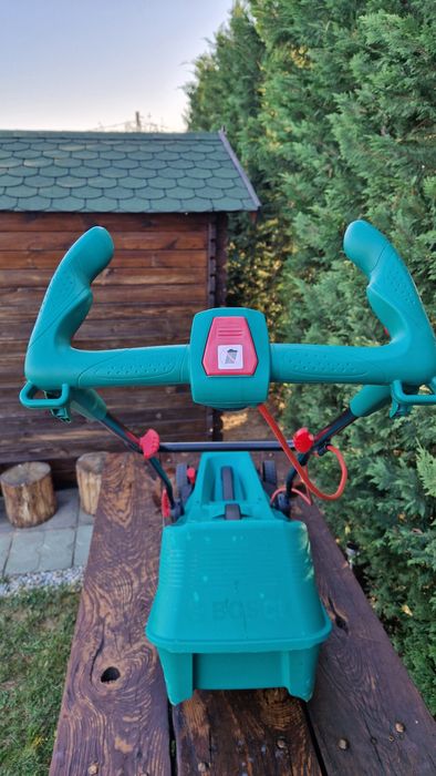 Masina electrica tuns iarba Bosch 37 cm